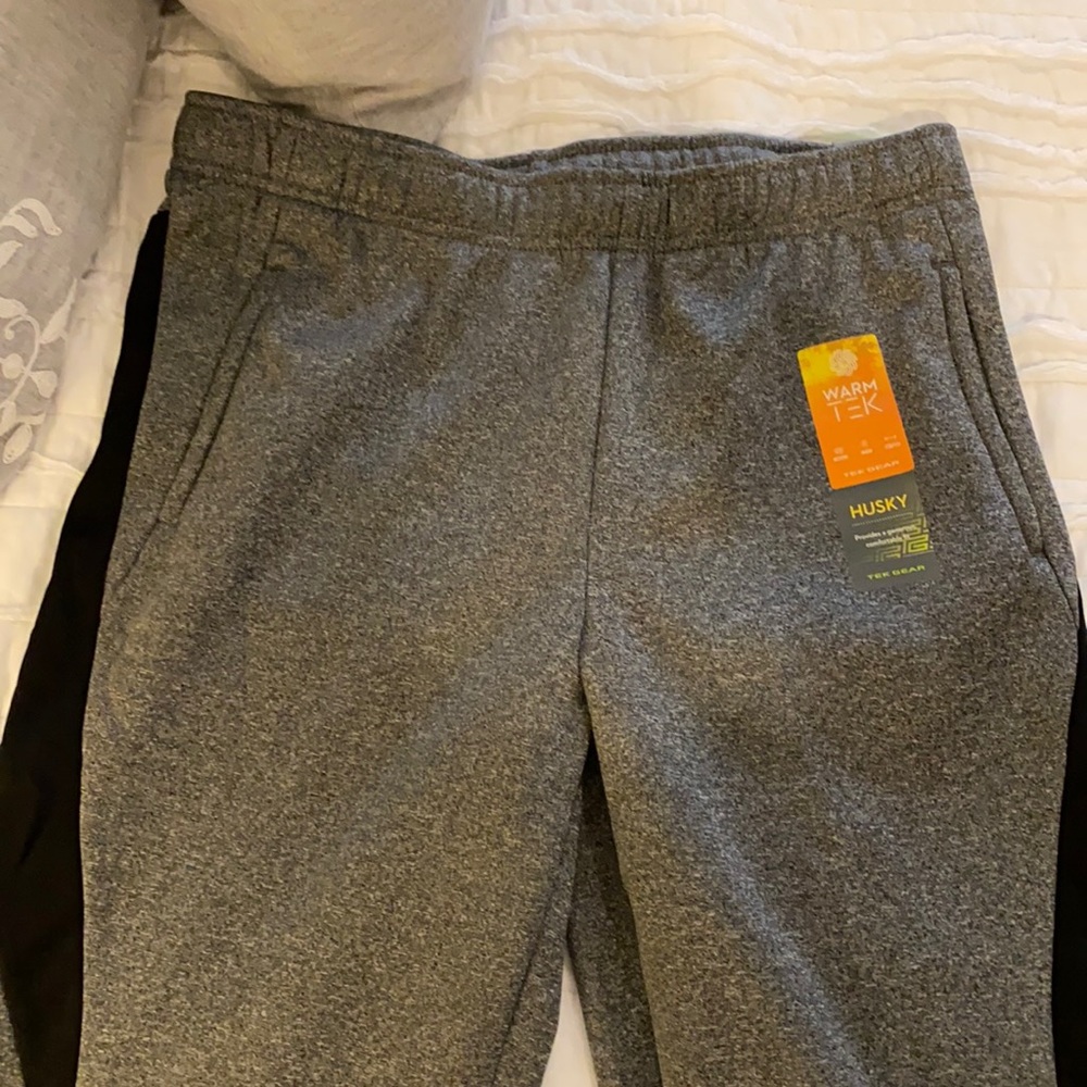 NWT - warm tek pants.   Husky xl.  Easy fit, straight leg.   Grey w black stripe